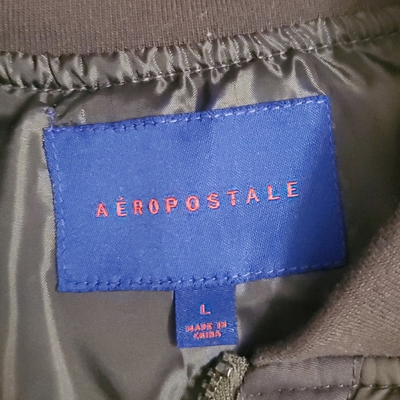 Dark Green Vest - Picture 4 of 6